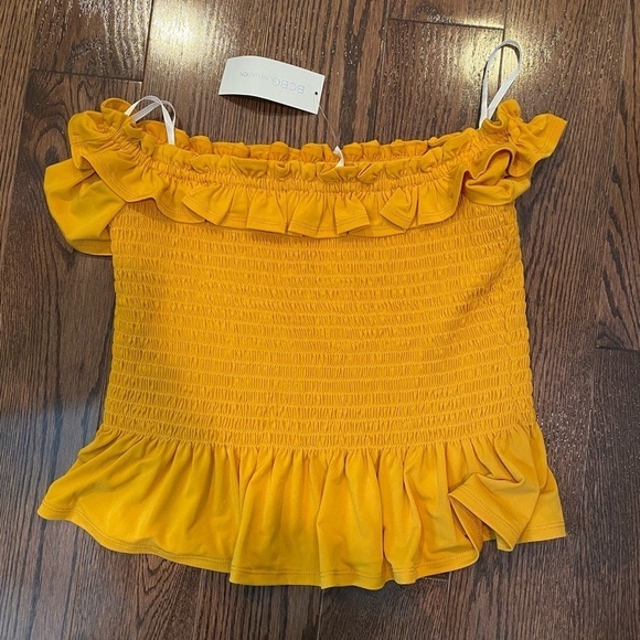 Off the shoulder top- BCBG - Picture 3 of 4